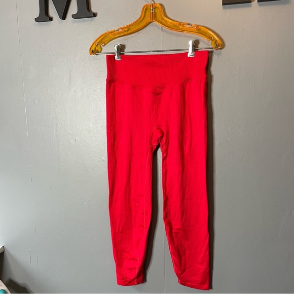 PINK Victoria's Secret Pants - Victoria’s Secret PINK red compression leggings 21” size medium